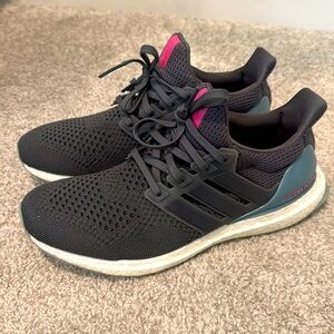 Like new adidas ultra boost 19’ parley